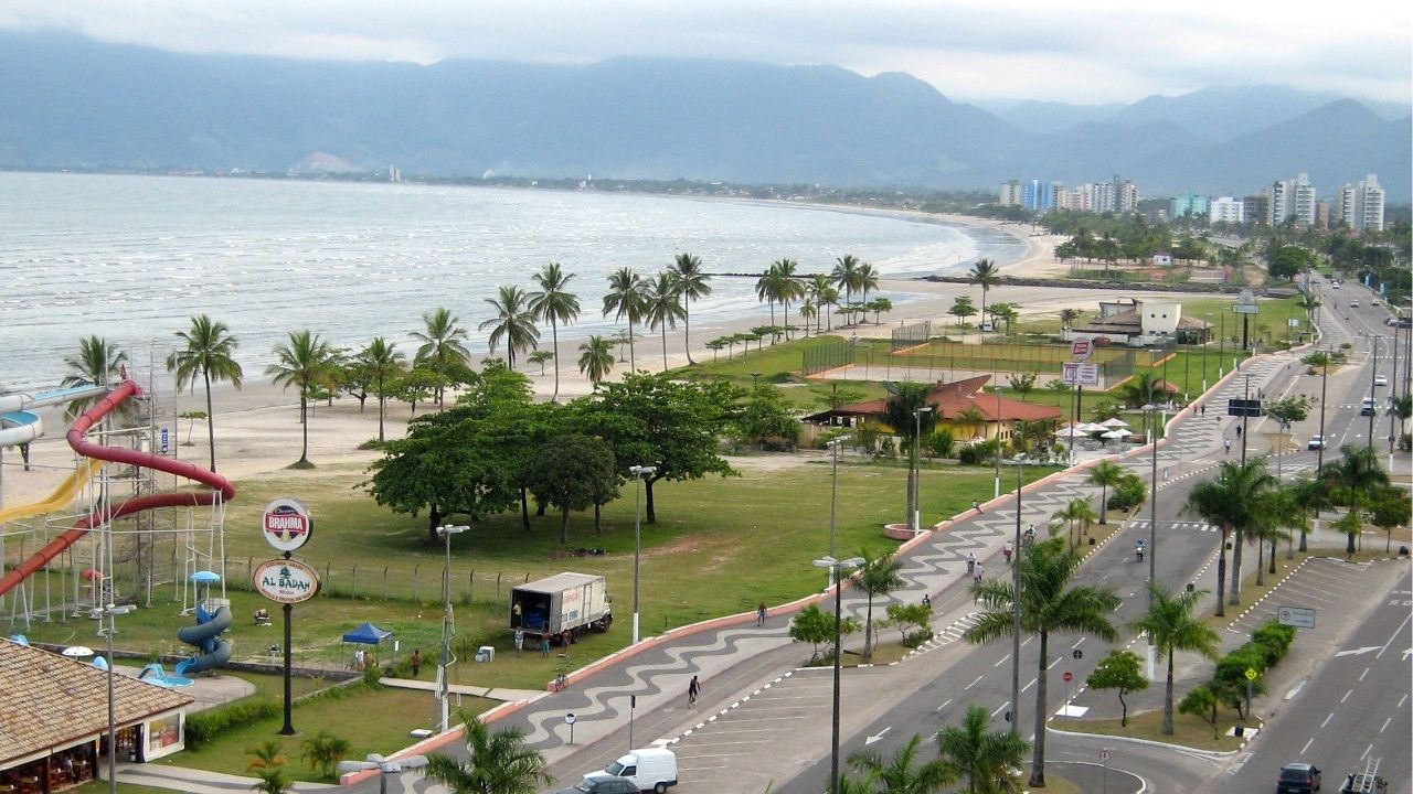 A cidade praiana pr&oacute;xima do RJ que oferece tranquilidade e agito na medida certa