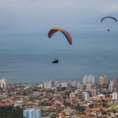 A cidade praiana próxima do RJ que oferece tranquilidade e agito na medida certa