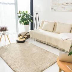 Minimalismo no verão ajuda a deixar a casa mais fresca, funcional e organizada