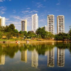 Goiânia preserva maior acervo Art Déco do país e lidera áreas verdes no Centro-Oeste // Créditos: depositphotos.com / AngelaMacario
