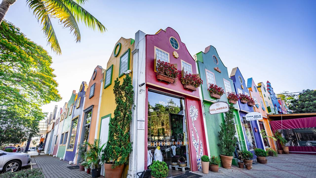 A Holanda Brasileira fica a poucas horas do RJ e encanta com moinhos, flores e tranquilidade