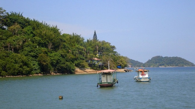 A ilha que n&atilde;o &eacute; ilha e se tornou um dos cantos mais tranquilos do litoral fluminense, a 80 km de Niter&oacute;i