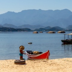 3 passeios de barco que você precisa fazer no litoral do Rio de Janeiro perto de Niterói