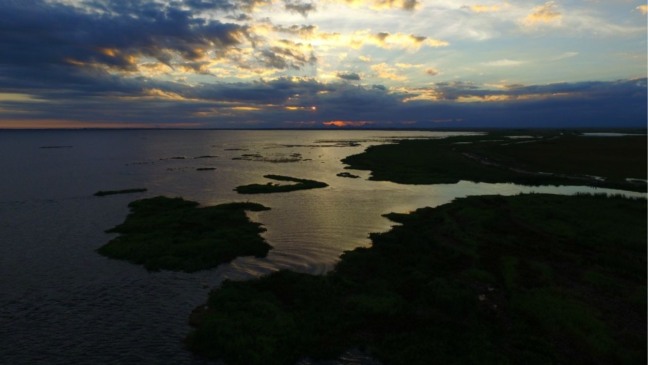 A cidade com mar e lagoas no norte do RJ que atrai quem busca tranquilidade