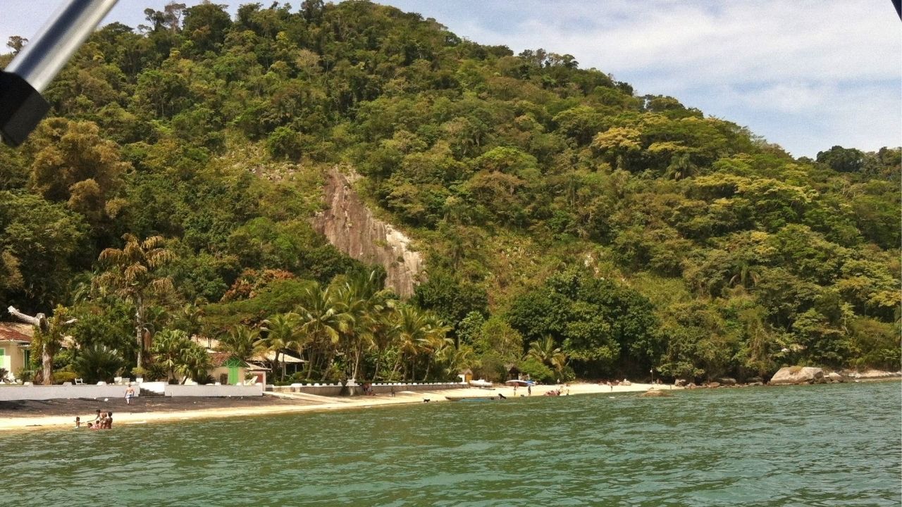 Destino a 2 horas de Niter&oacute;i esconde praias paradis&iacute;acas, bem longe das multid&otilde;es