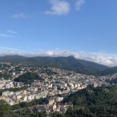 A cidade entre as montanhas que conquista turistas de todo o Brasil e está a 2 horas de Niterói