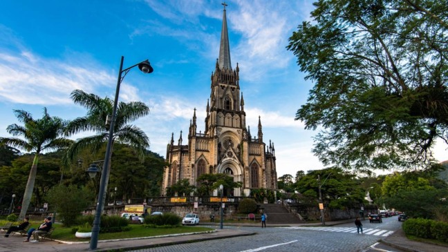 Petrópolis preserva o charme da Cidade Imperial e a história da monarquia brasileira // Créditos: depositphotos.com / dabldy