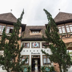 Explore a cidade mais alemã do Brasil com tradições, arquitetura e culinária típica, a poucas horas de Niterói