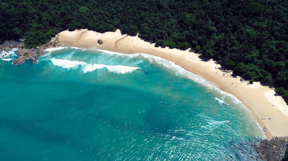 4 praias tranquilas no litoral do Rio para fugir das multidões 4 praias tranquilas no litoral do Rio para fugir das multidões