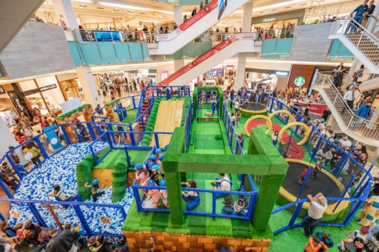 Sonic-Adventure-Park_Plaza-Shopping