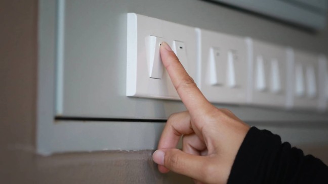 Como economizar na conta de energia em janeiro e evitar surpresas