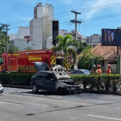Carro pegou fogo