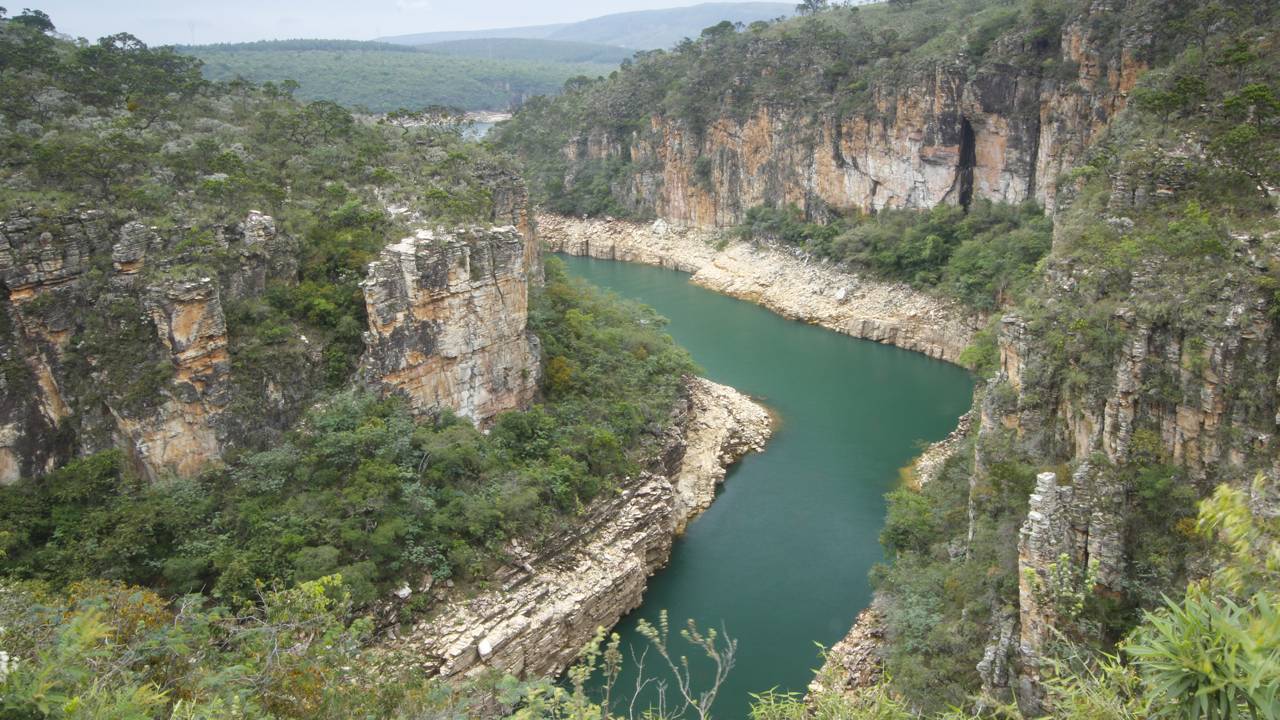 O 'Caribe de Minas' fica perto do RJ e tem águas cristalinas