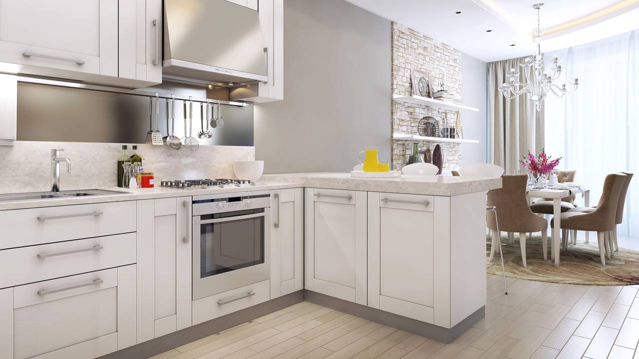 Sala integrada com cozinha em casa pequena de 60 m&sup2; com boa ilumina&ccedil;&atilde;o natural.