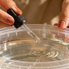 Apenas três gotas de um desses ingredientes e sua casa fica com cheiro de limpeza o dia inteiro