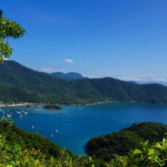 4 praias paradis&iacute;acas em Ilha Grande, no Rio de Janeiro, que encantam com mar cristalino e paisagens raras