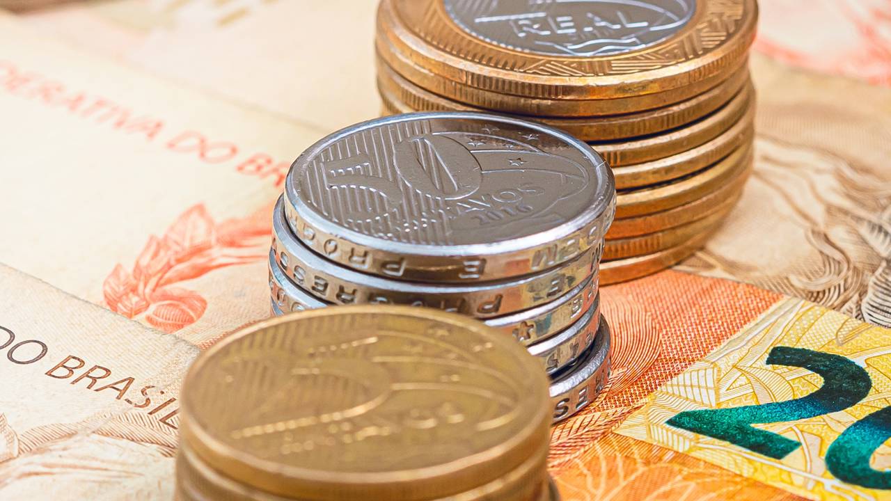 Como surgem as moedas e notas que usamos todos os dias?