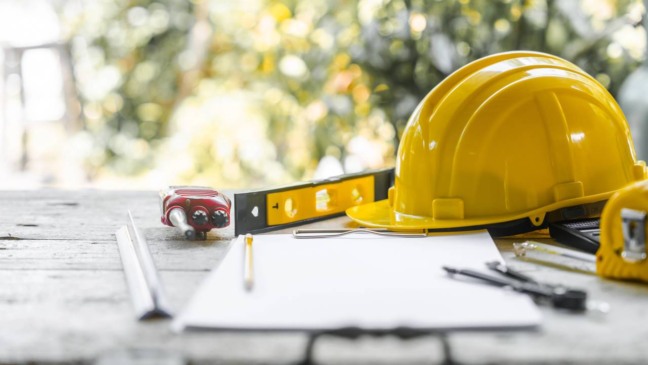 Reforma em imóvel antigo em Niterói com foco em regularização, segurança e acessibilidade