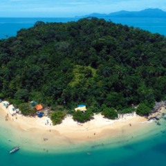 Natureza preservada e praias paradisíacas esperam por você nas ilhas mais belas de Paraty