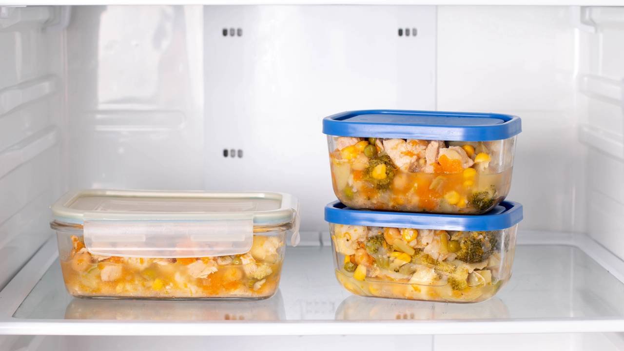 Quanto custa fazer marmitas fit para a semana inteira em vez de comer em restaurante por quilo?