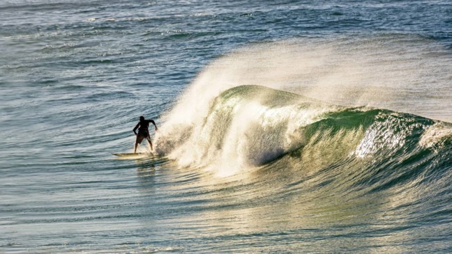 5 praias ideais para surfar a até 3 horas de Niterói