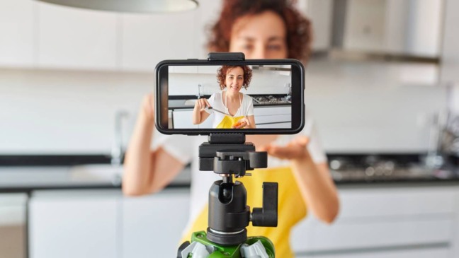 Começar a gravar vídeos para as redes sociais pode sair mais barato do que imagina