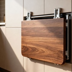 Adeus à mesa fixa: novo modelo dobrável vira tendência em cozinhas pequenas