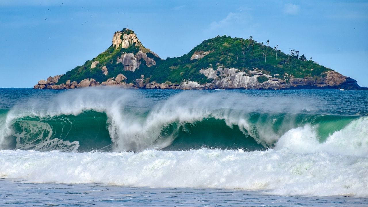 Ilhas pr&oacute;ximas &agrave; costa de Niter&oacute;i revelam um visual que surpreende at&eacute; moradores locais