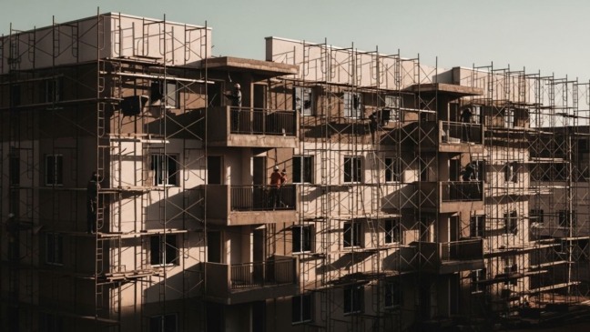 Lei que obriga construtoras a pagarem multa em caso de atraso está em vigor e compradores de imóvel devem se atentar aos prazos