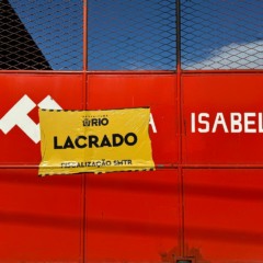 Ônibus das empresas Real e Vila Isabel