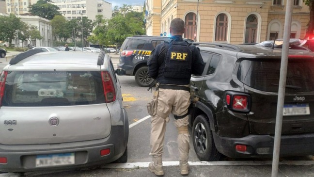 Dois carros roubados - Ponte Rio-Niter&oacute;i