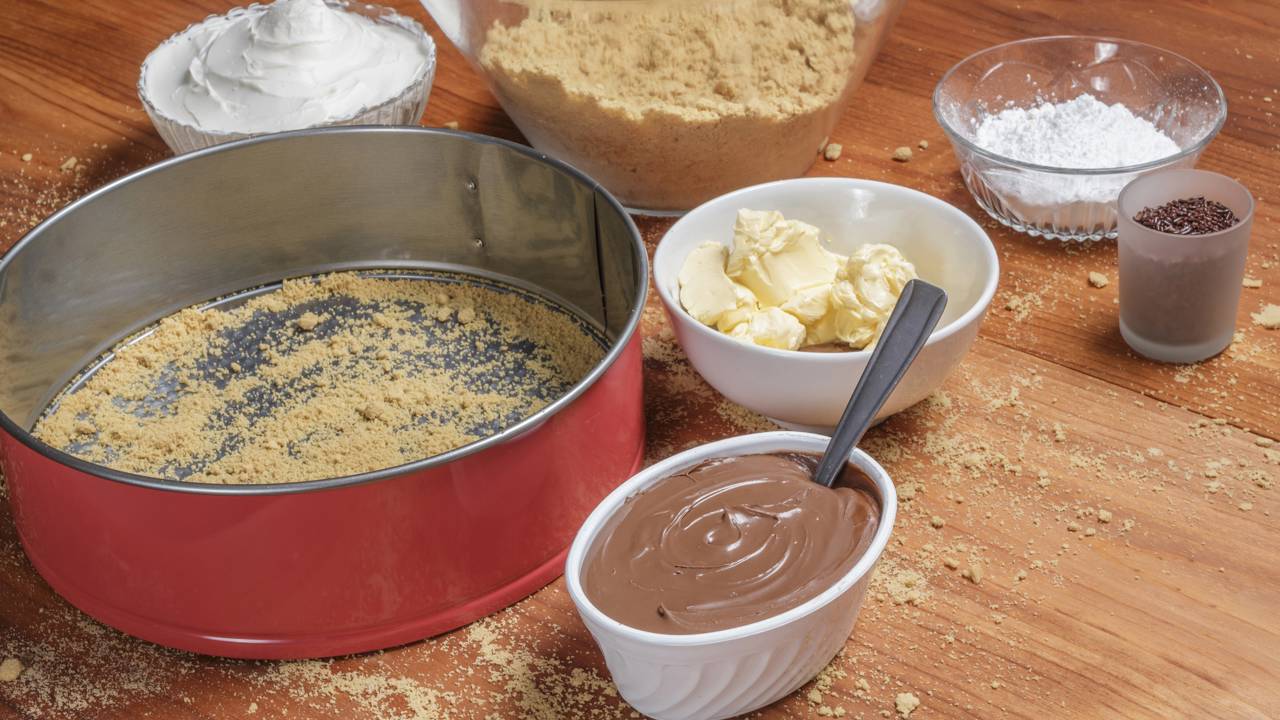 Sobremesa sem forno e sem batedeira pronta em poucos minutos, ideal para o dia a dia.