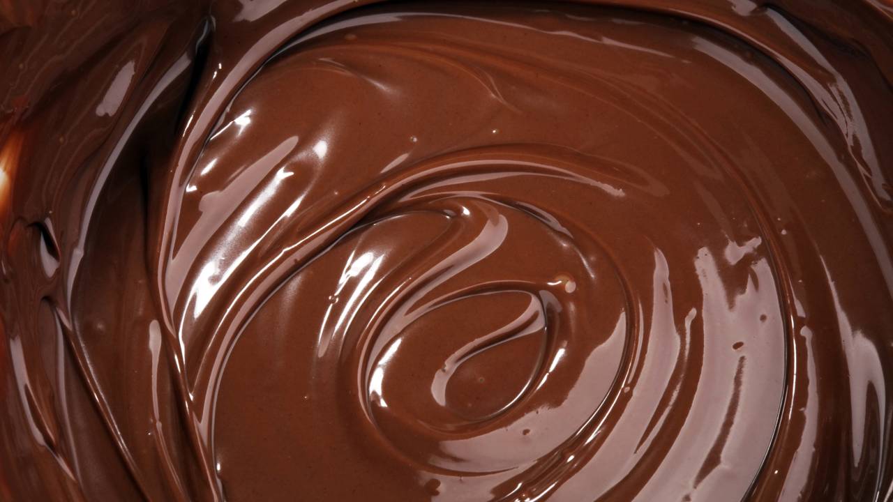 Receita simples usa leite condensado, creme de leite, leite em p&oacute; e chocolate.