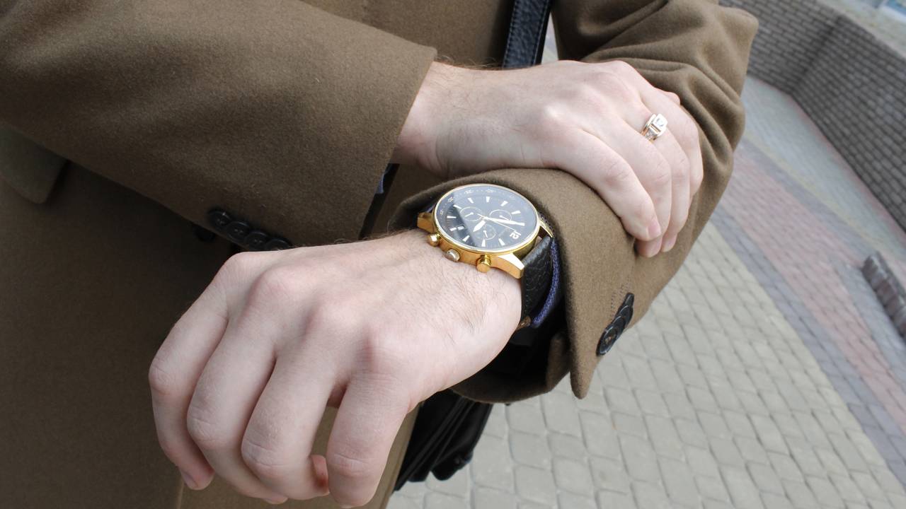 Relógio revestido com ouro de 18 quilates.