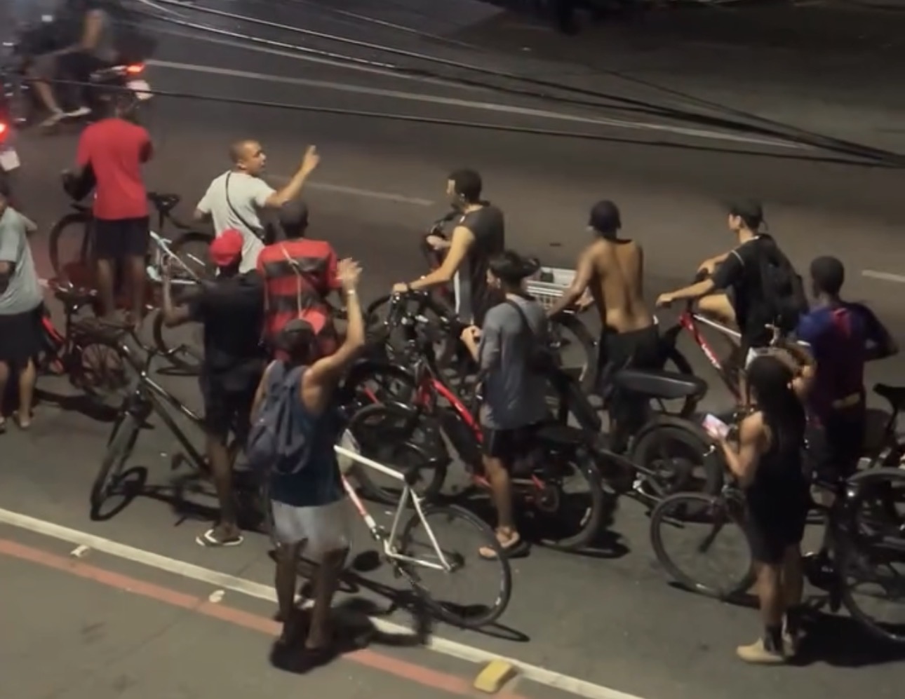 Manifestação de entregadores é registrada na Zona Sul de Niterói