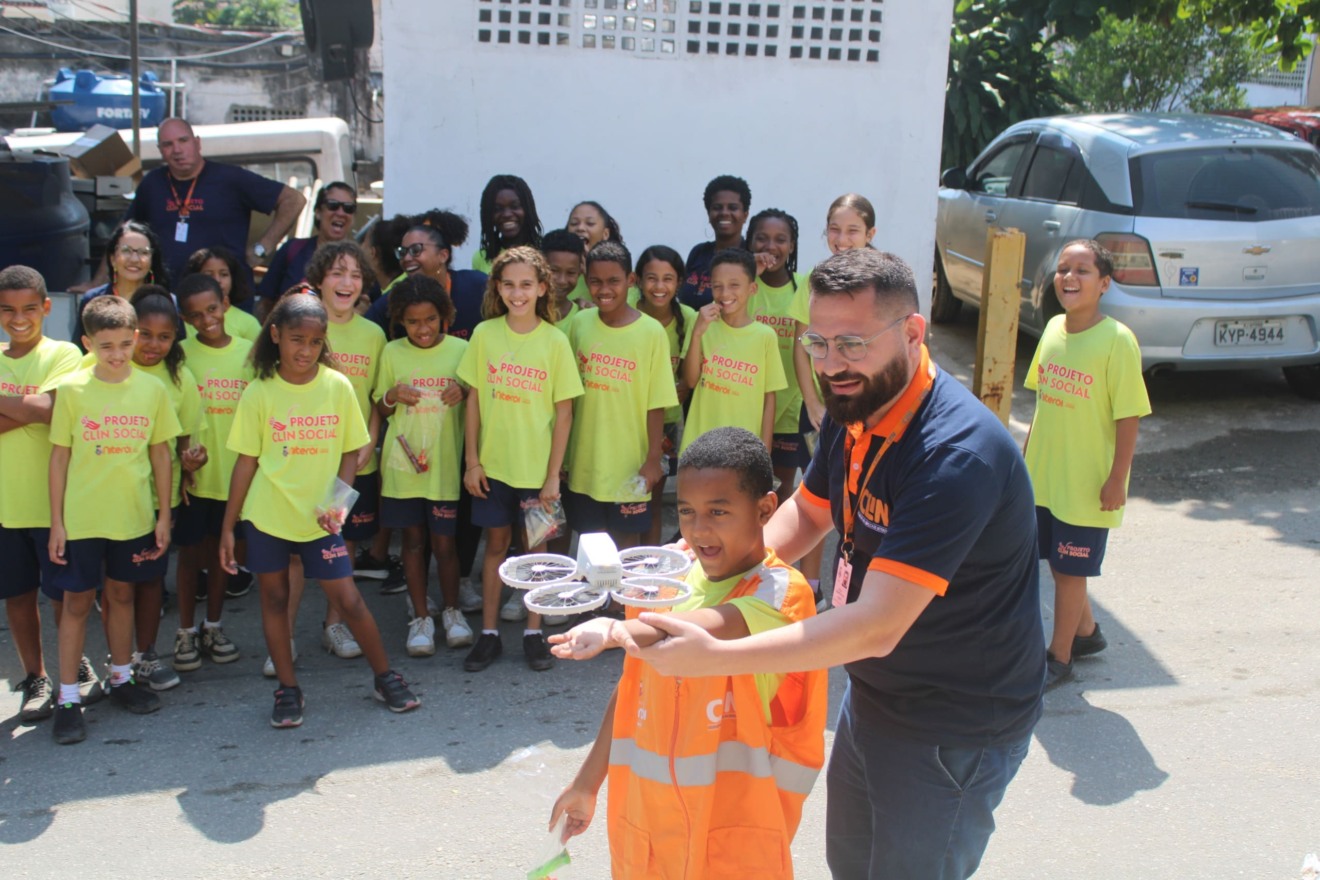 Crianças do Clin Social vivem manhã especial na sede da Clin