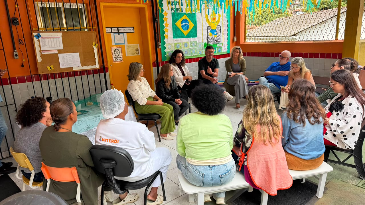 Escuta na Rede fortalece comunidade escolar em Niterói